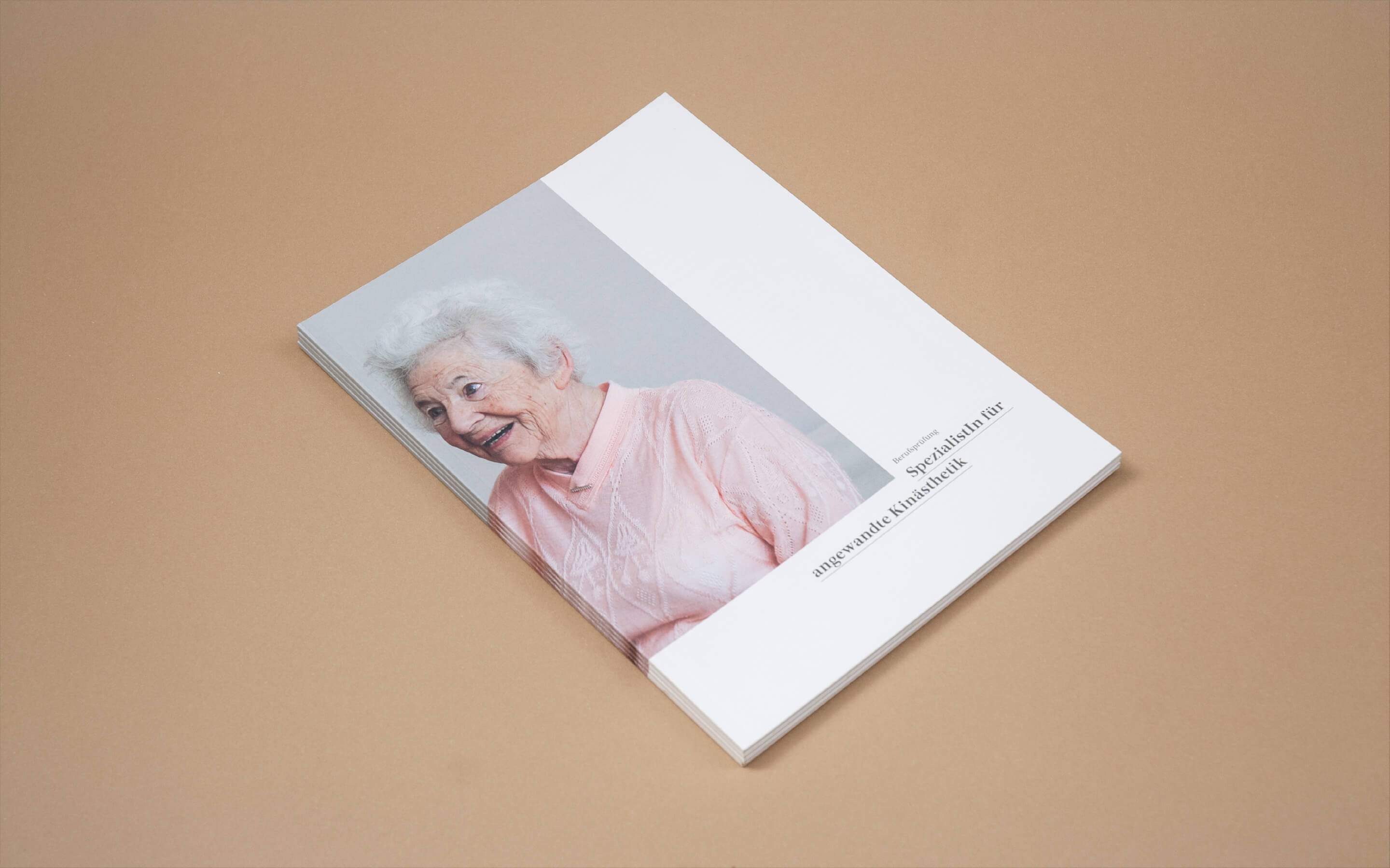 Kinaesthetik-Schweiz-Berufsprüfung-Broschur-Editorial-Design-Rapperswil-Parizzi-Buchdruck-und-Gebrauchsgrafik